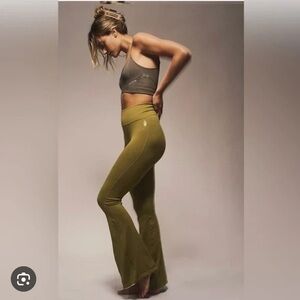 NWOT *SET* Free People Happiness Runs Tank and Good Karma Flares XS Army…